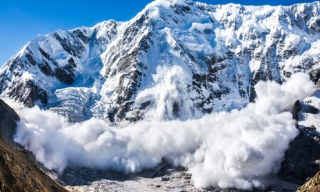 Este pericol de avalanșă! Semnalul tras de salvamontiști