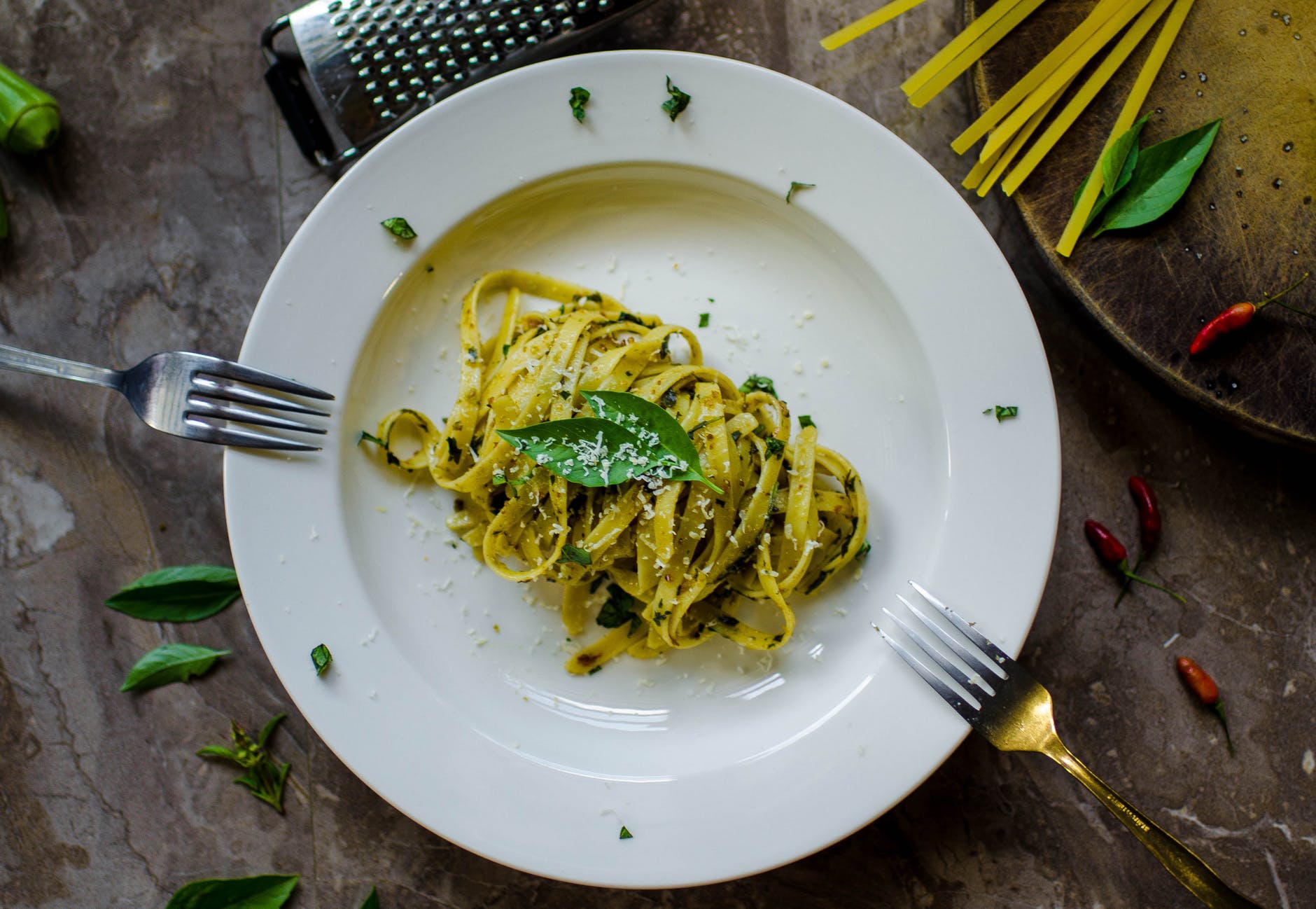 Tagliatelle de toamnă a la Cezar Osiceanu. Mirosuri îmbietoare, culori plăcute și un gust de o rară savoare