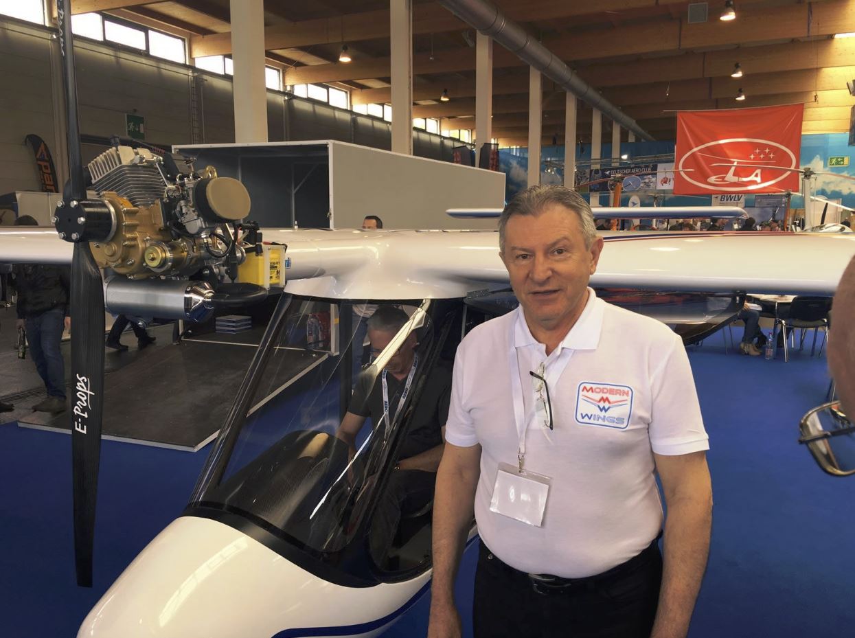 Retras de 10 ani din politică, fostul ministru Radu Berceanu construieşte şi vinde avioane electrice. Ce preţ are un avion